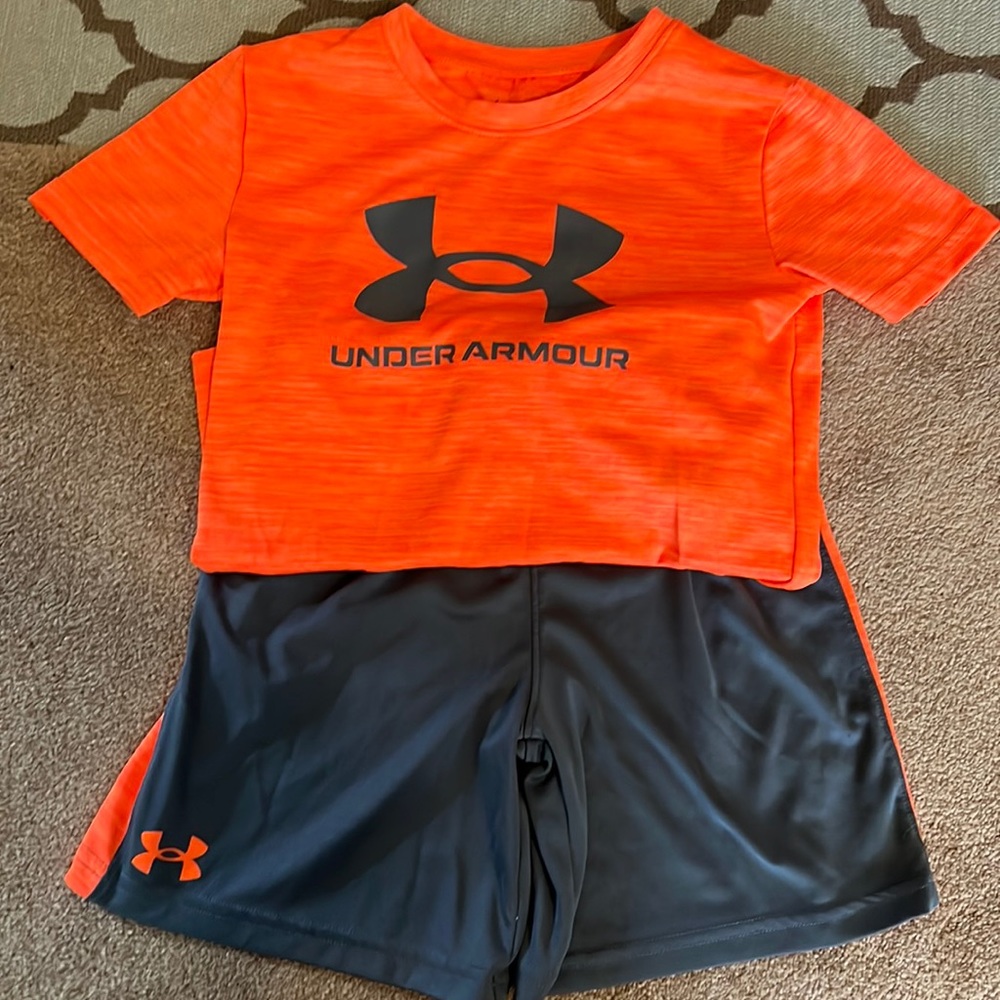 Under Armour boys shorts set